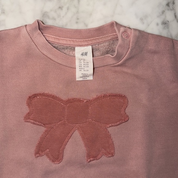 H&M Cute Bow Sweatshirts in Pink and Cream Bundle 2T - Picture 12 of 13